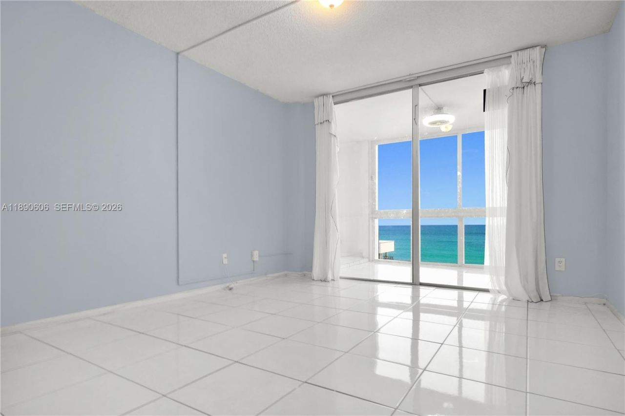 5401 Collins Ave, Unit 819, Miami Beach, FL 33140 Photo