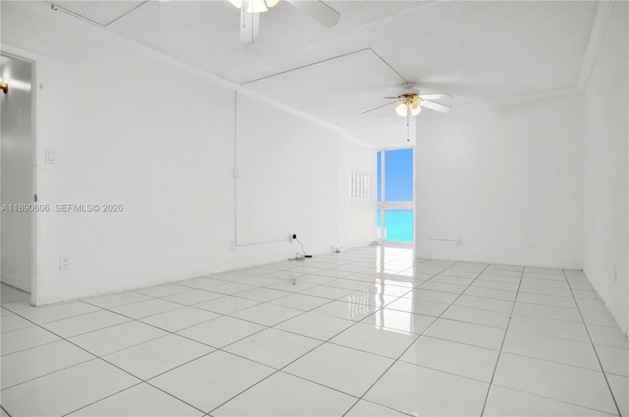 5401 Collins Ave, Unit 819, Miami Beach, FL 33140 Photo