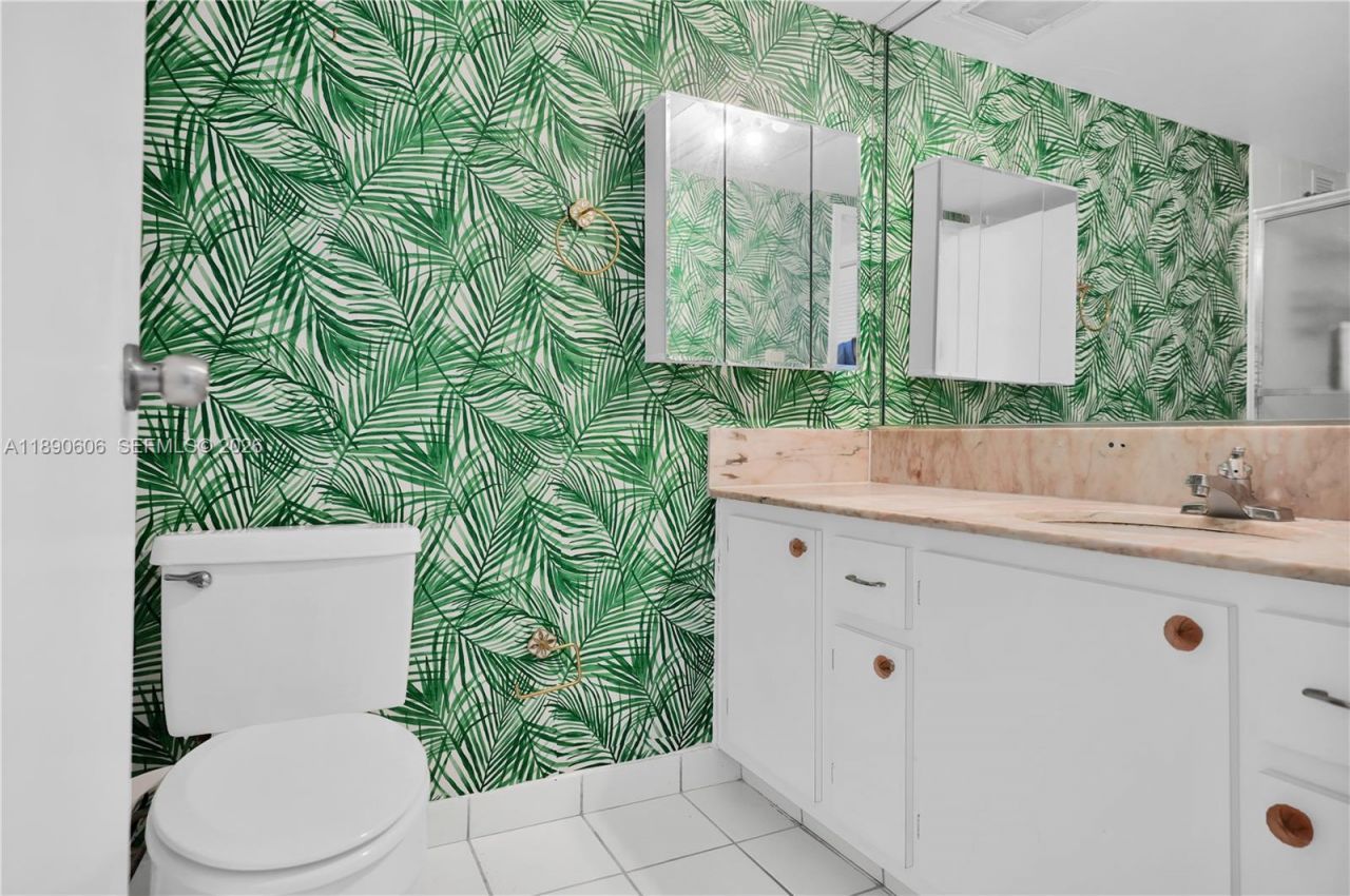 5401 Collins Ave, Unit 819, Miami Beach, FL 33140 Photo