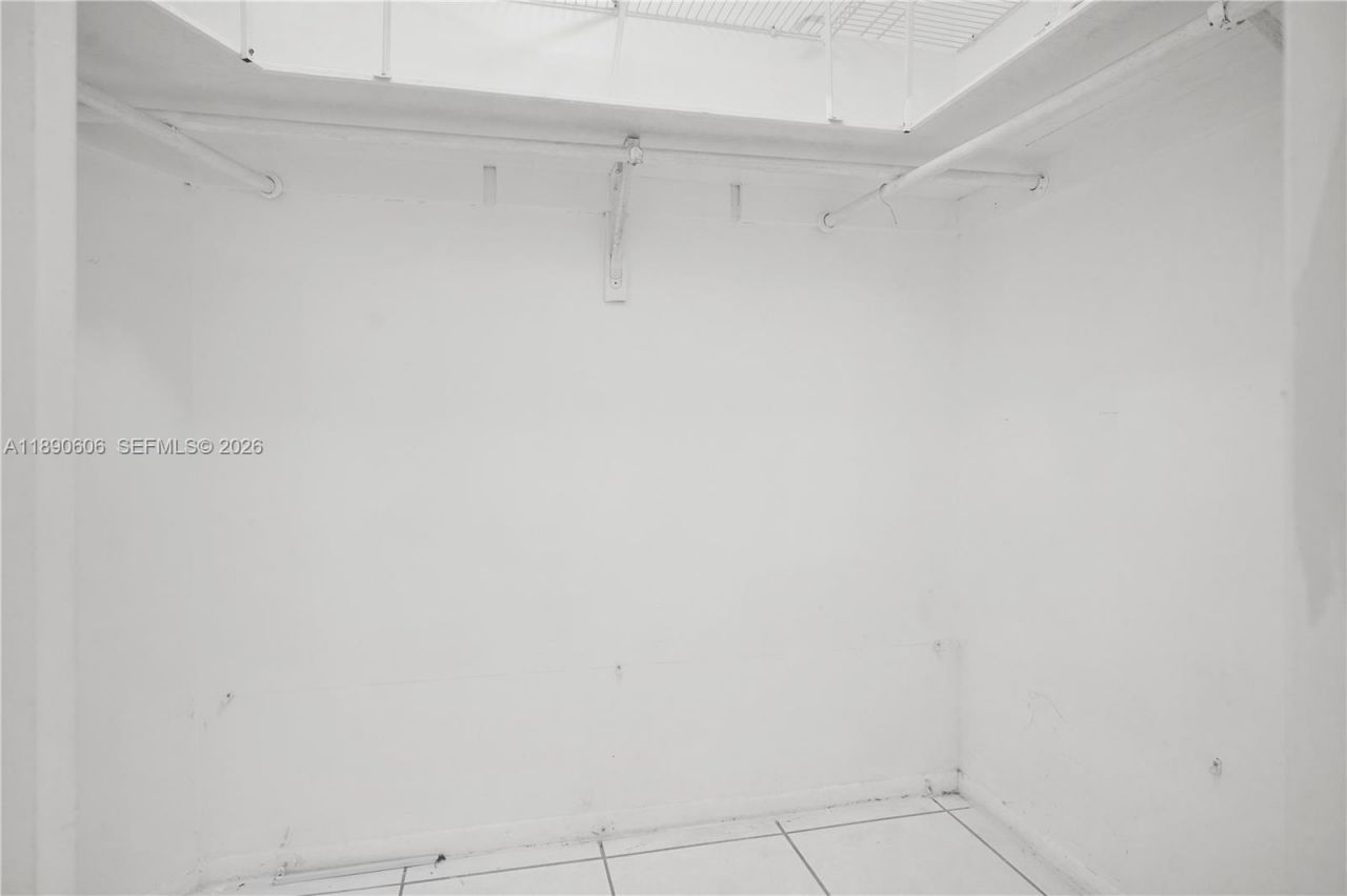 5401 Collins Ave, Unit 819, Miami Beach, FL 33140 Photo