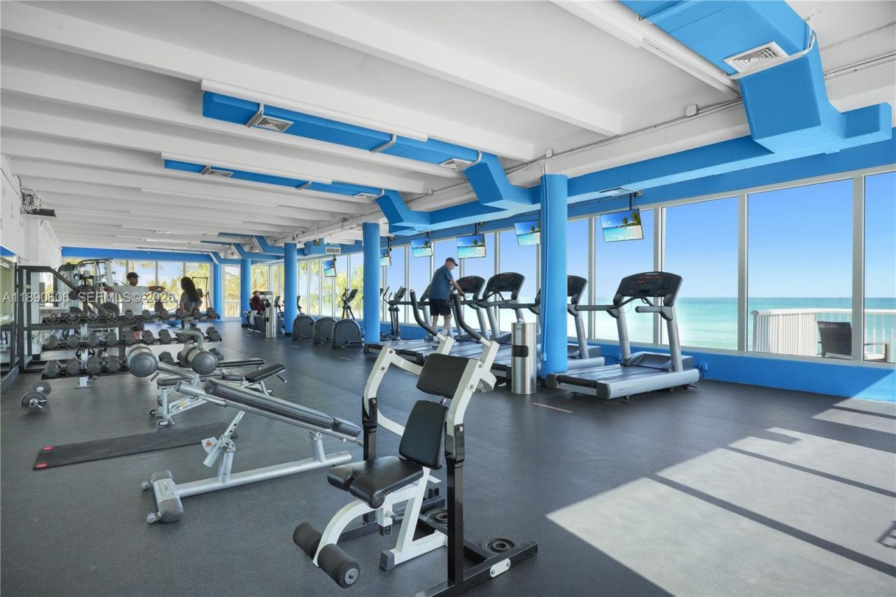 5401 Collins Ave, Unit 819, Miami Beach, FL 33140 Photo