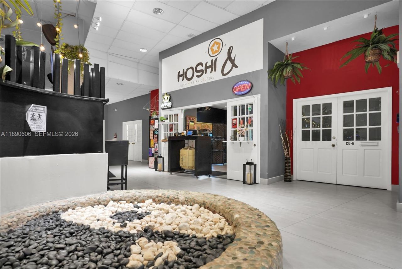 5401 Collins Ave, Unit 819, Miami Beach, FL 33140 Photo