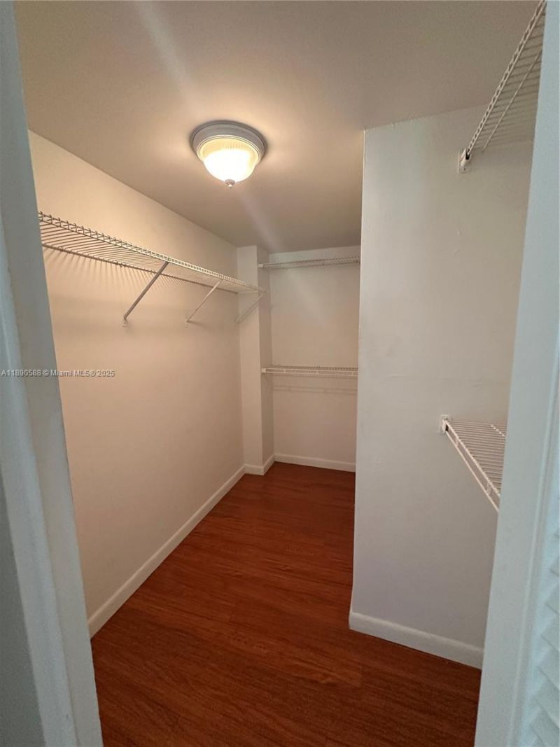 250 Jacaranda Dr, Unit 305, Plantation, FL 33324 Photo