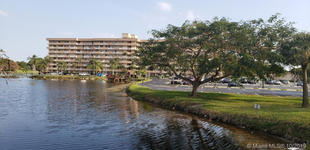 250 Jacaranda Dr, Unit 305, Plantation, FL 33324 Photo