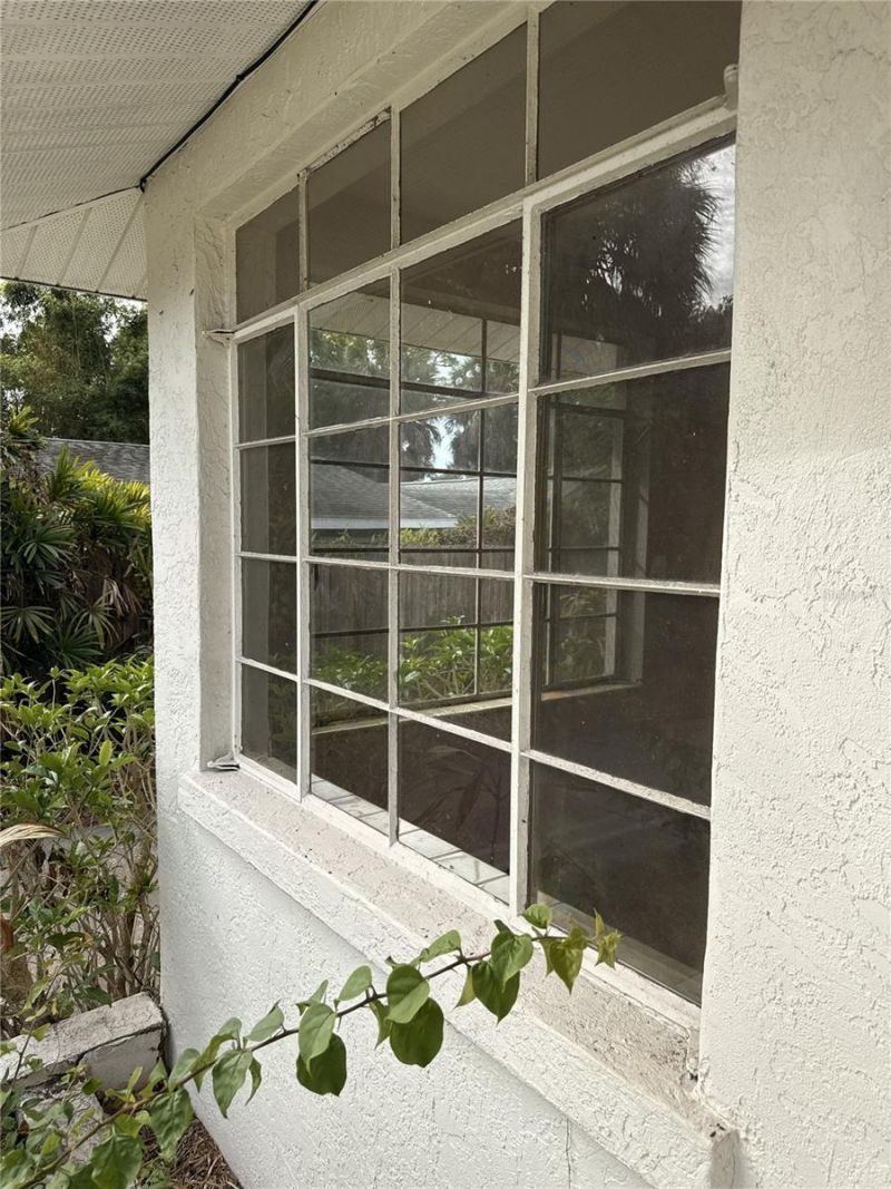 1931 Edgewater Drive, Sarasota, FL 34234 Photo