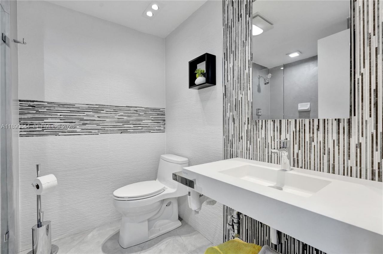 20191 E Country Club Dr, Unit 2606, Aventura, FL 33180 Photo