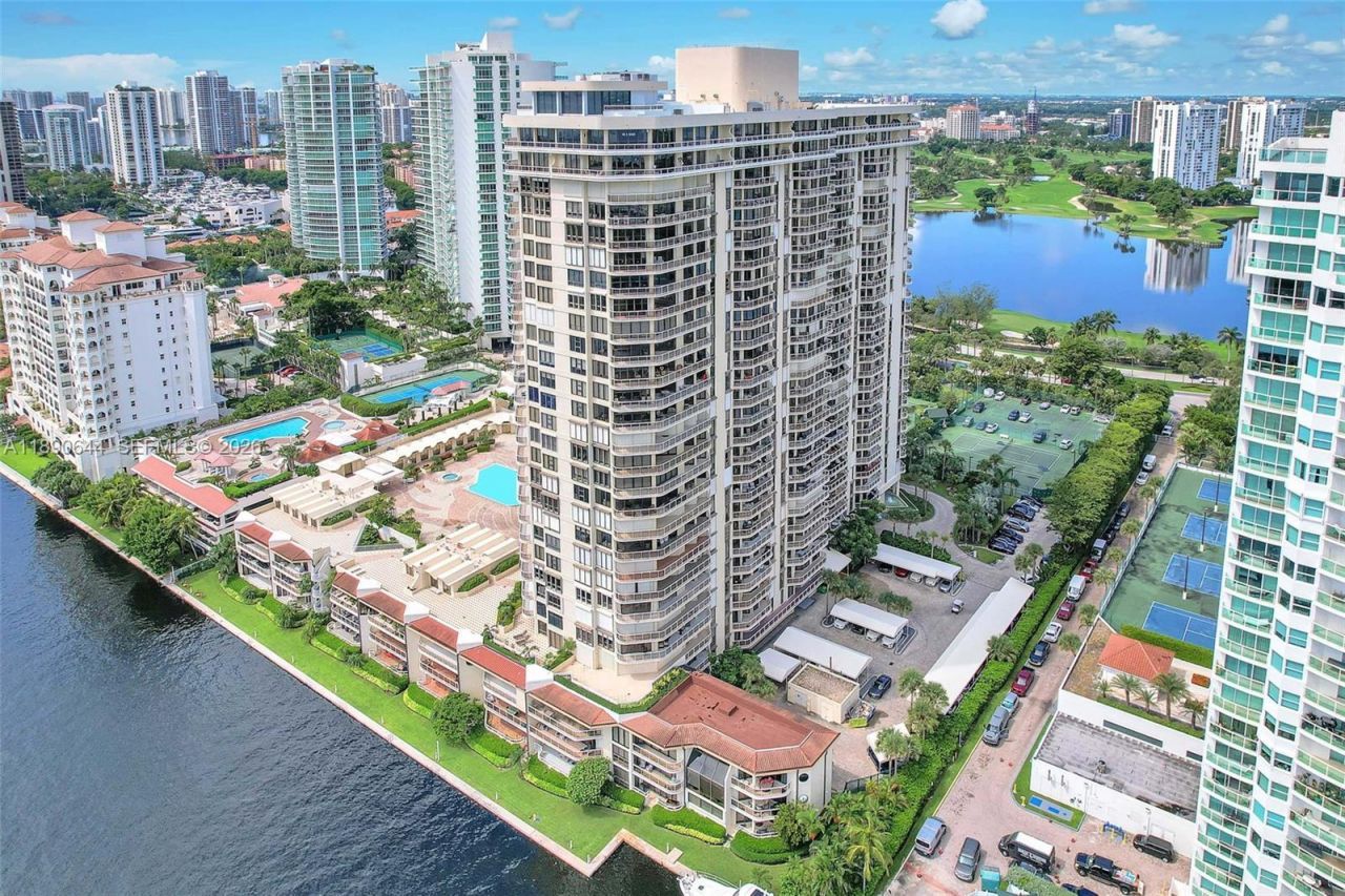 20191 E Country Club Dr, Unit 2606, Aventura, FL 33180 Photo