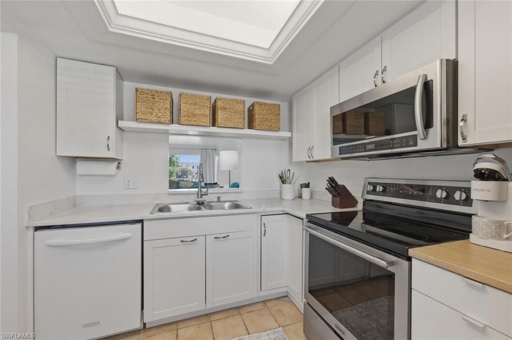 3030 Binnacle Dr, Unit 201, Naples, FL 34103 Photo