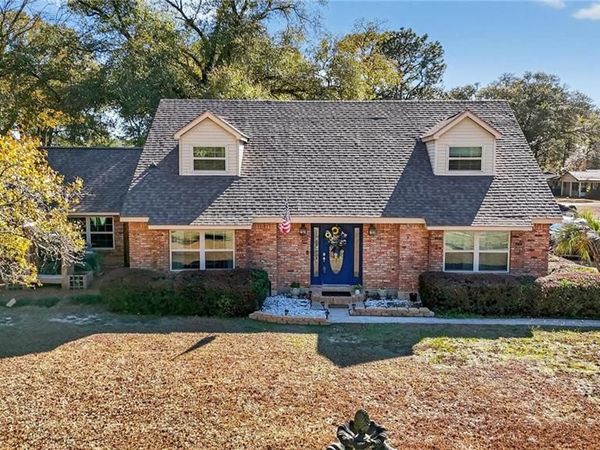 150 Orange Avenue E, Satsuma, AL 36572