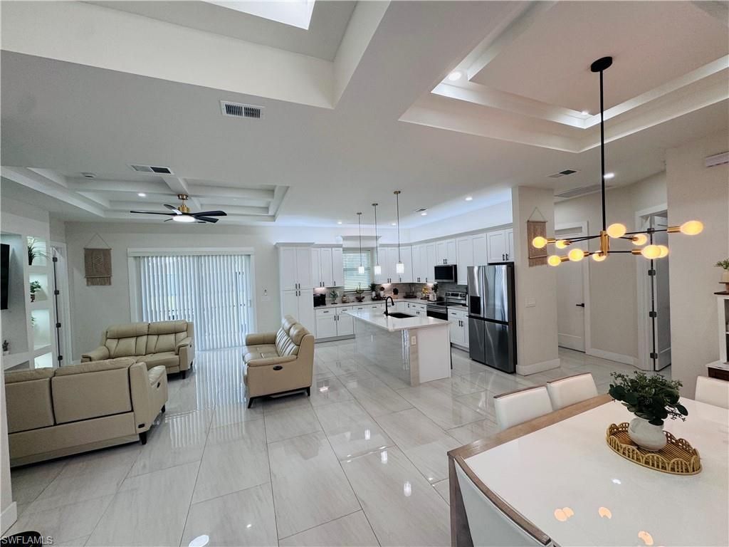 528 Jacaranda Pkwy E, Cape Coral, FL 33909 Photo