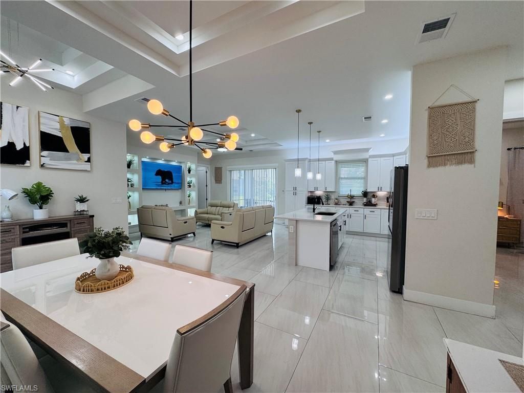 528 Jacaranda Pkwy E, Cape Coral, FL 33909 Photo