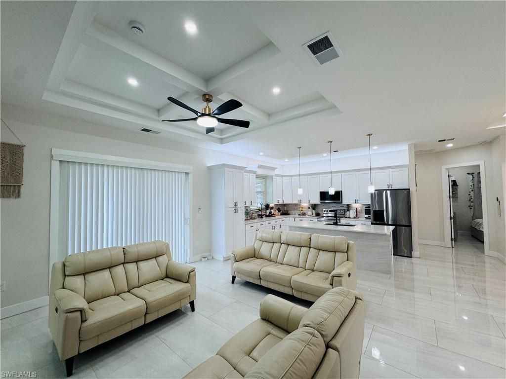 528 Jacaranda Pkwy E, Cape Coral, FL 33909 Photo