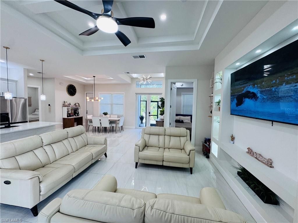 528 Jacaranda Pkwy E, Cape Coral, FL 33909 Photo