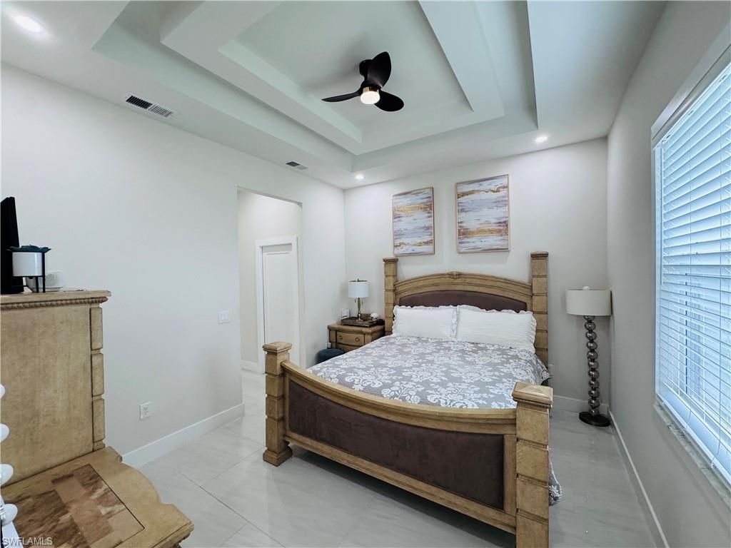 528 Jacaranda Pkwy E, Cape Coral, FL 33909 Photo