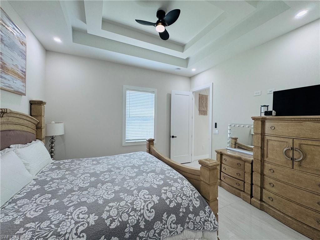 528 Jacaranda Pkwy E, Cape Coral, FL 33909 Photo