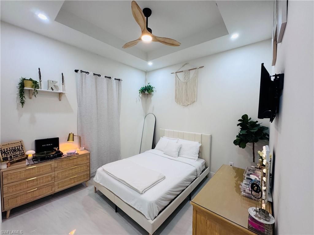 528 Jacaranda Pkwy E, Cape Coral, FL 33909 Photo