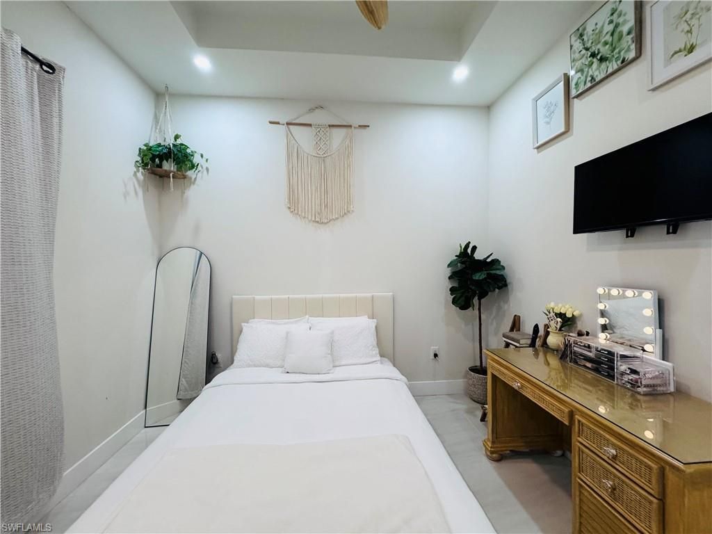 528 Jacaranda Pkwy E, Cape Coral, FL 33909 Photo