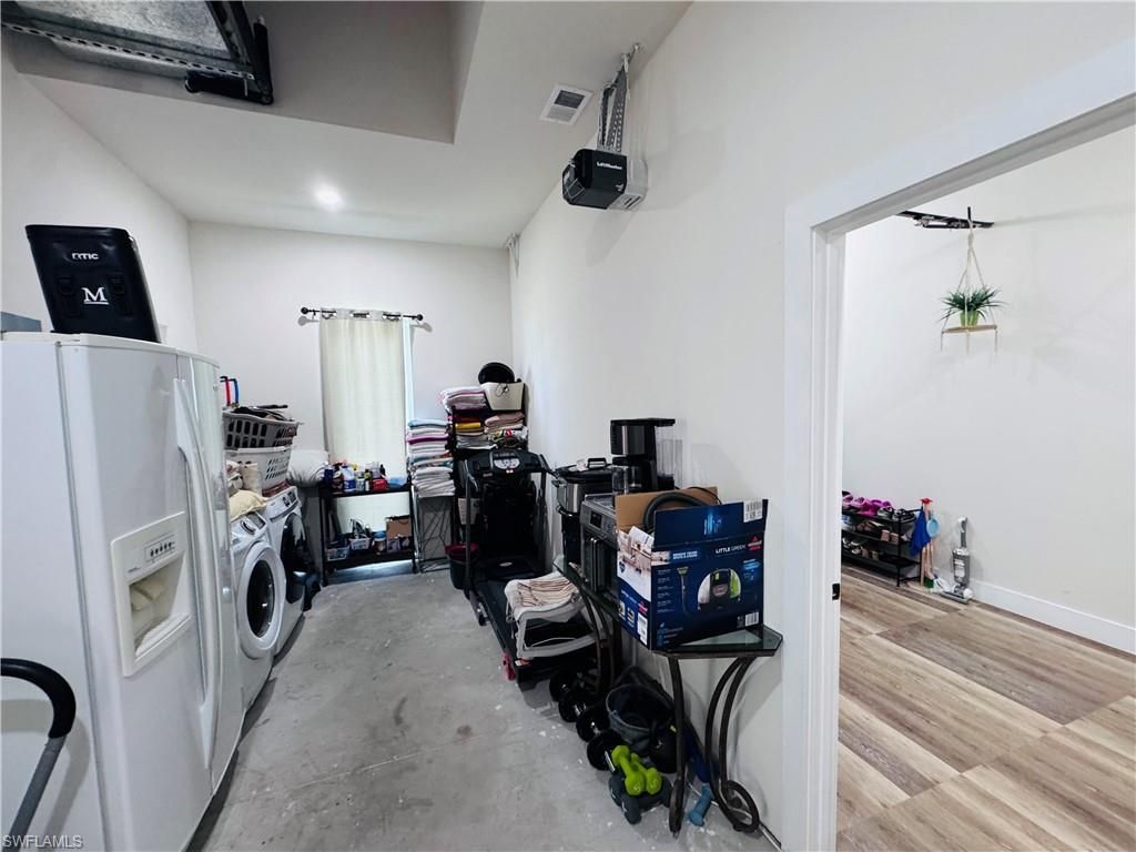 528 Jacaranda Pkwy E, Cape Coral, FL 33909 Photo