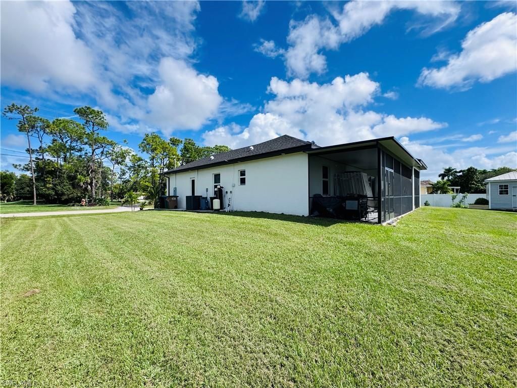 528 Jacaranda Pkwy E, Cape Coral, FL 33909 Photo