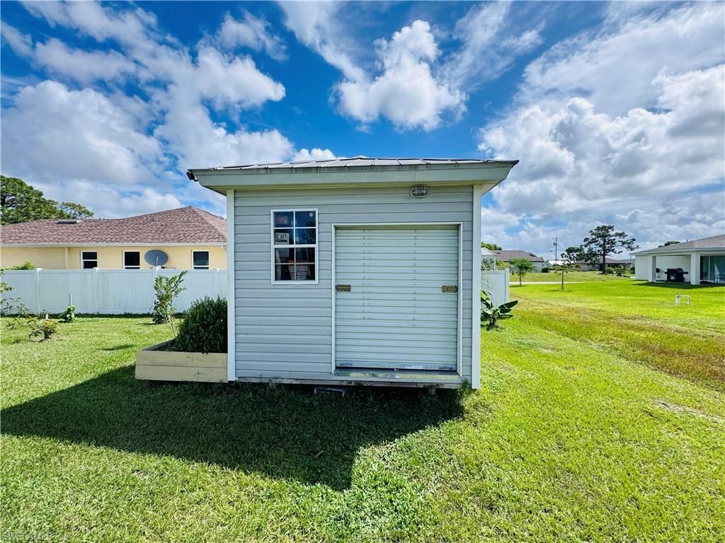 528 Jacaranda Pkwy E, Cape Coral, FL 33909 Photo