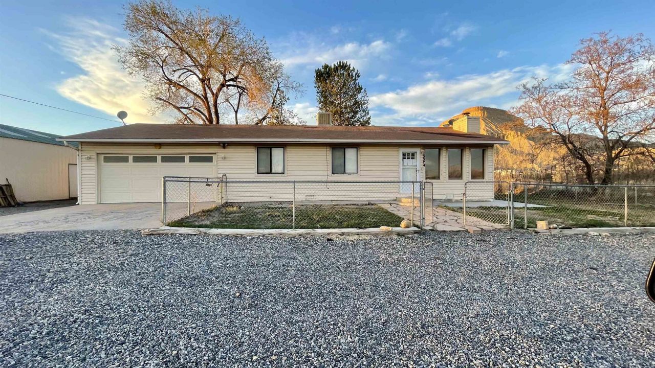 3374 G Road, Clifton, CO 81520 Main Photo
