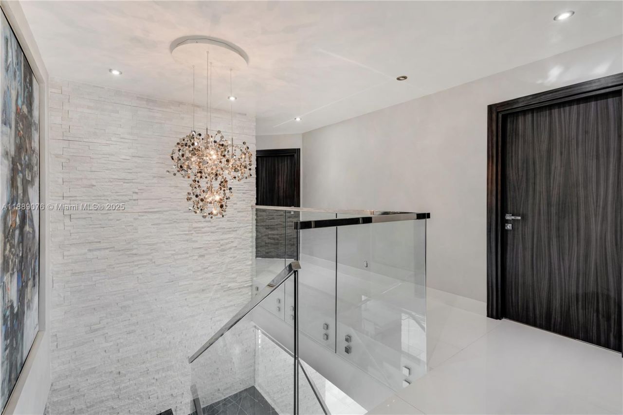 6763 SW 106 Pl, Miami, FL 33173 Photo