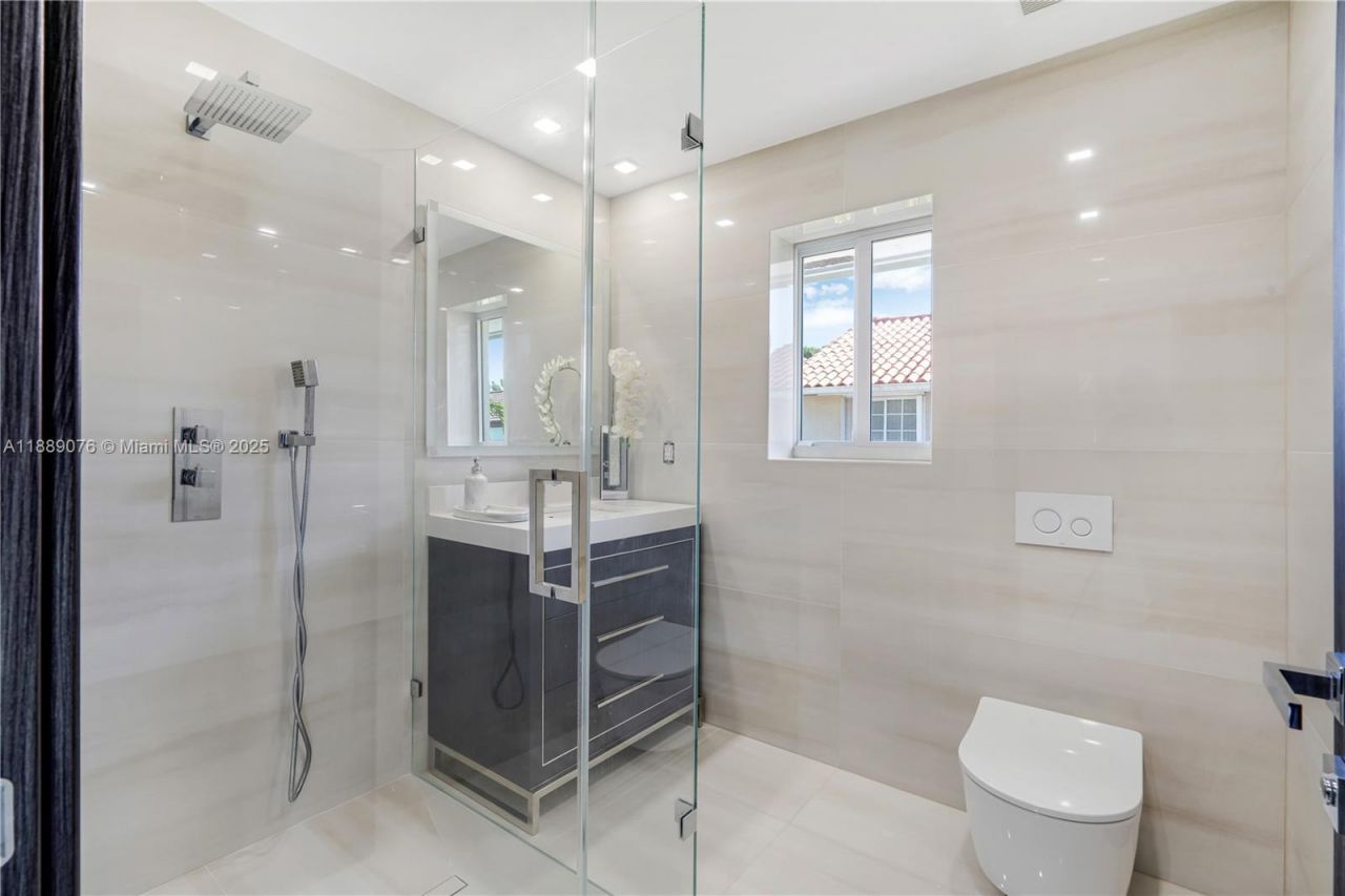 6763 SW 106 Pl, Miami, FL 33173 Photo