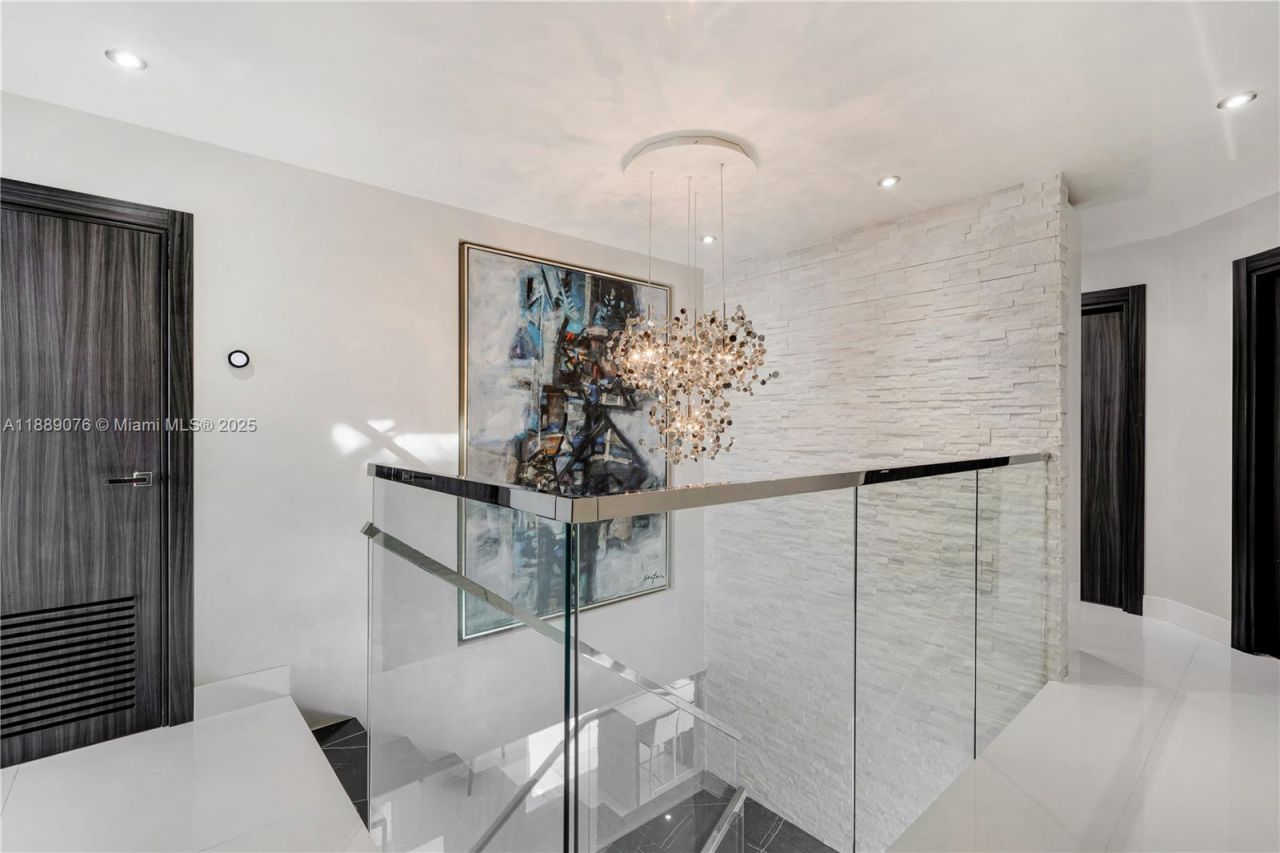 6763 SW 106 Pl, Miami, FL 33173 Photo