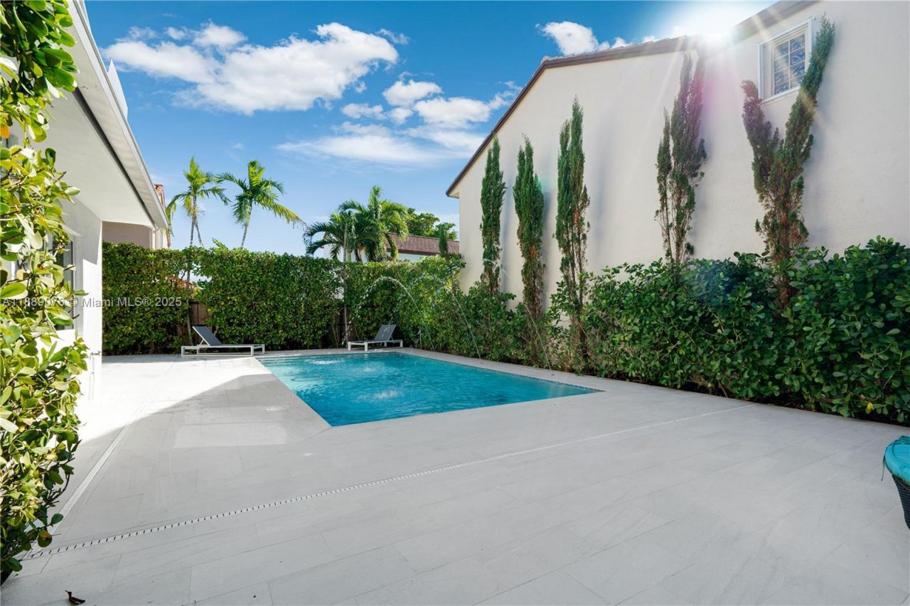 6763 SW 106 Pl, Miami, FL 33173 Photo