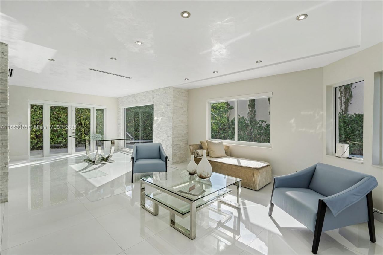 6763 SW 106 Pl, Miami, FL 33173 Photo