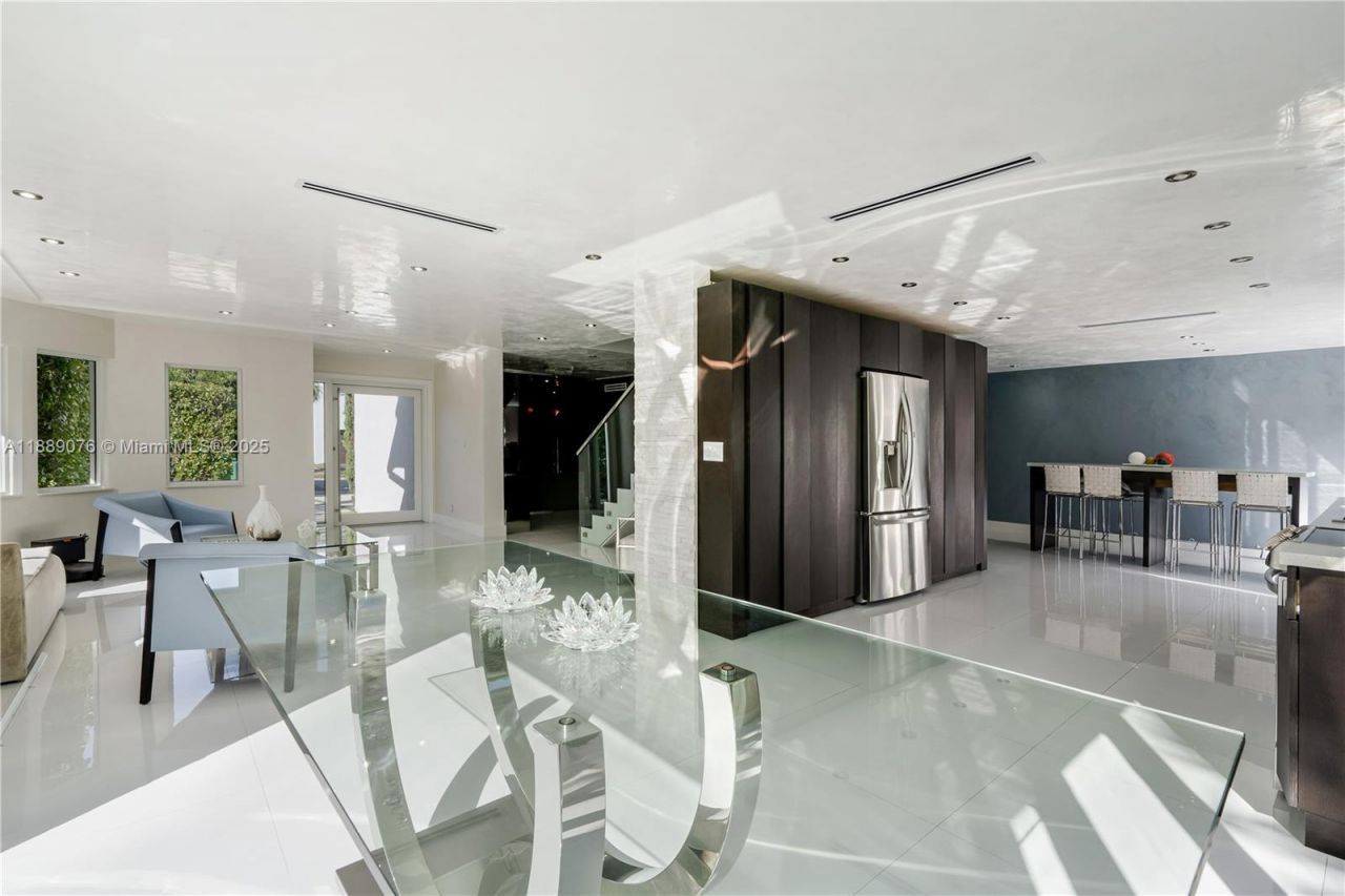 6763 SW 106 Pl, Miami, FL 33173 Photo