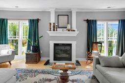 21 Craftsman Ln. photo 4