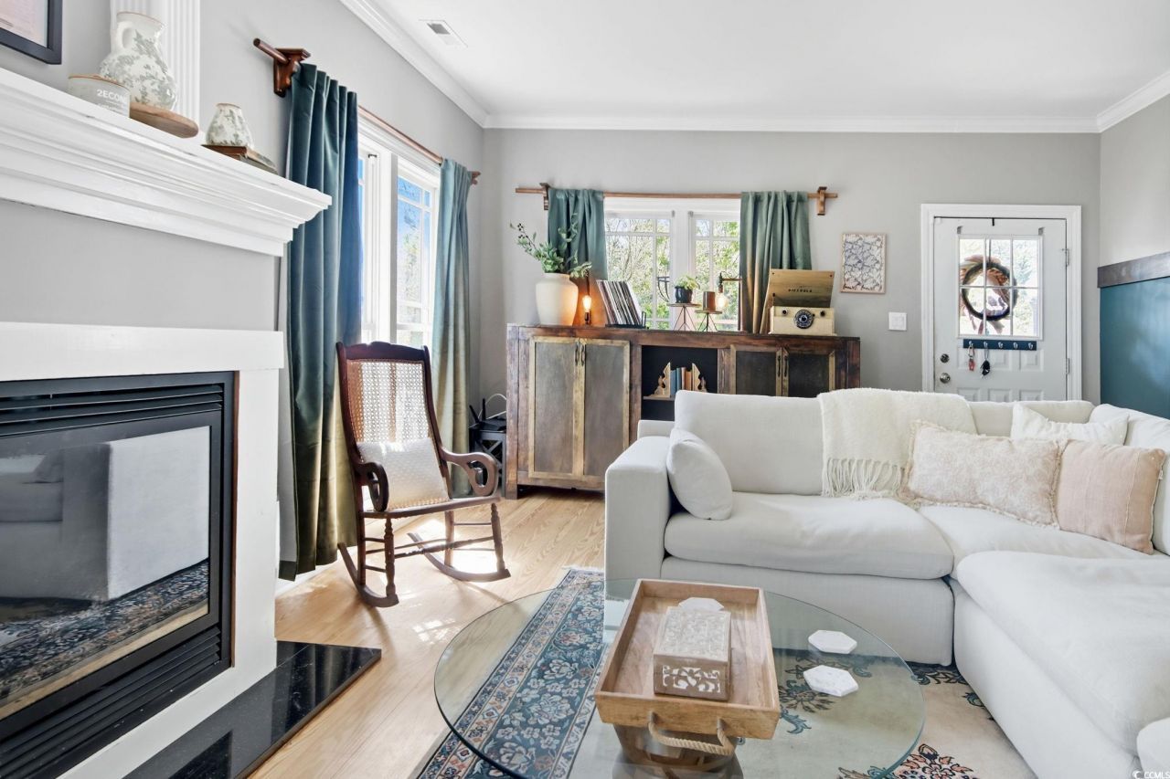 21 Craftsman Ln. Photo 5