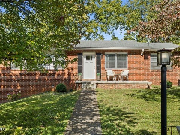 300 Peach Blossom Court, Johnson City, TN 37604