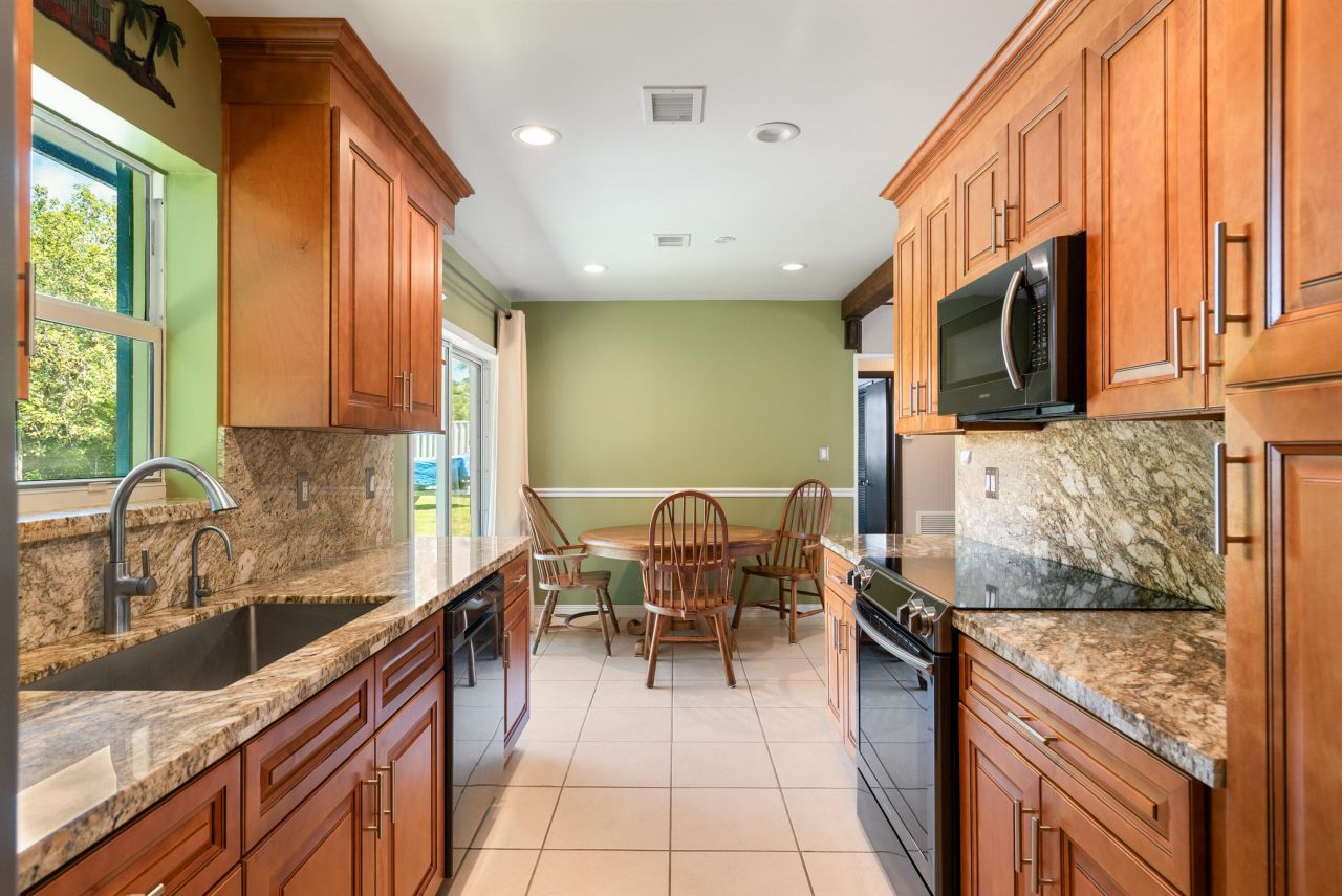 8 S Andros Road, Key Largo, FL 33037 Photo