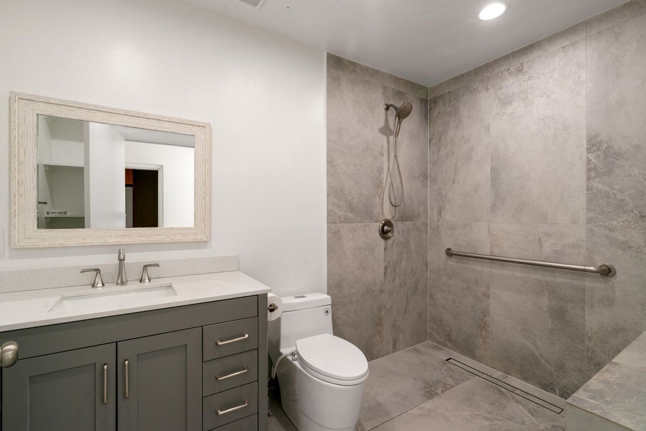 8 S Andros Road, Key Largo, FL 33037 Photo