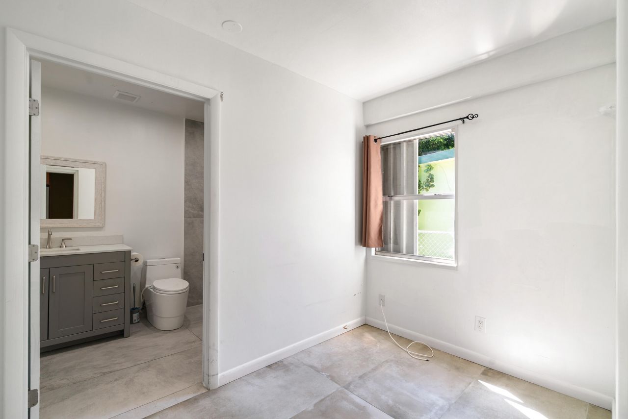 8 S Andros Road, Key Largo, FL 33037 Photo