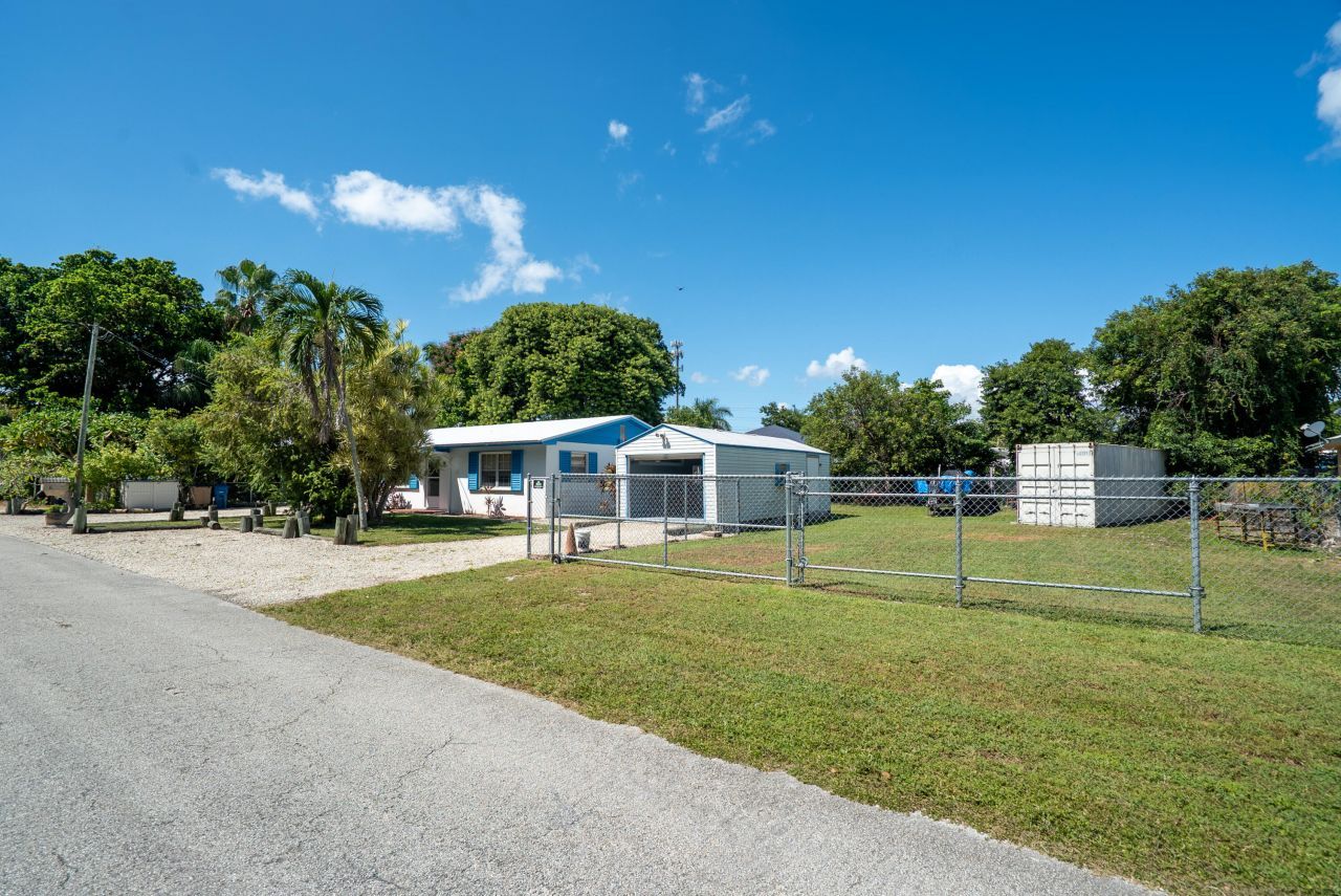 8 S Andros Road, Key Largo, FL 33037 Photo