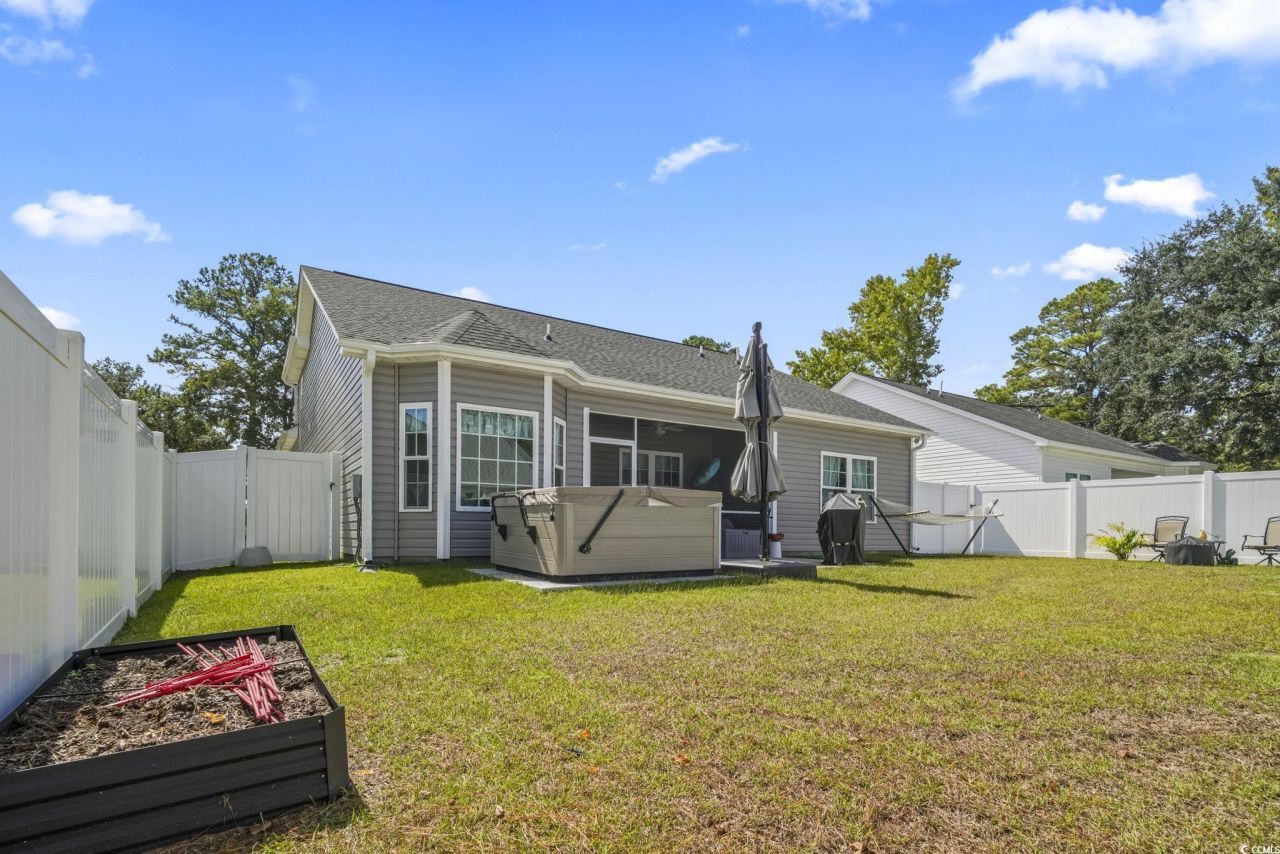 308 Concorde Dr. Photo 35