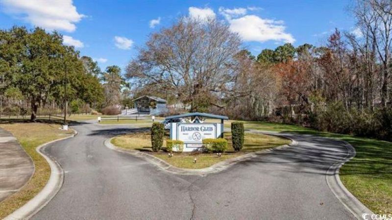 308 Concorde Dr. Photo 40