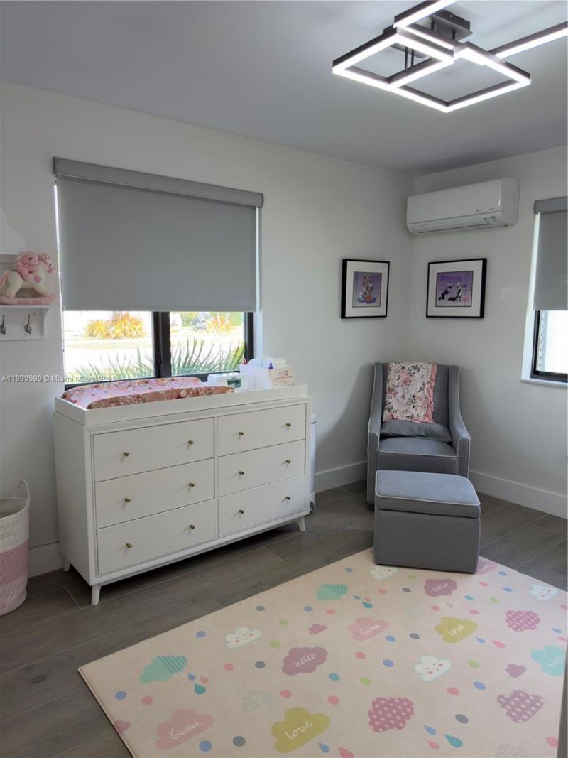 2350 NE 194th St, Miami, FL 33180 Photo