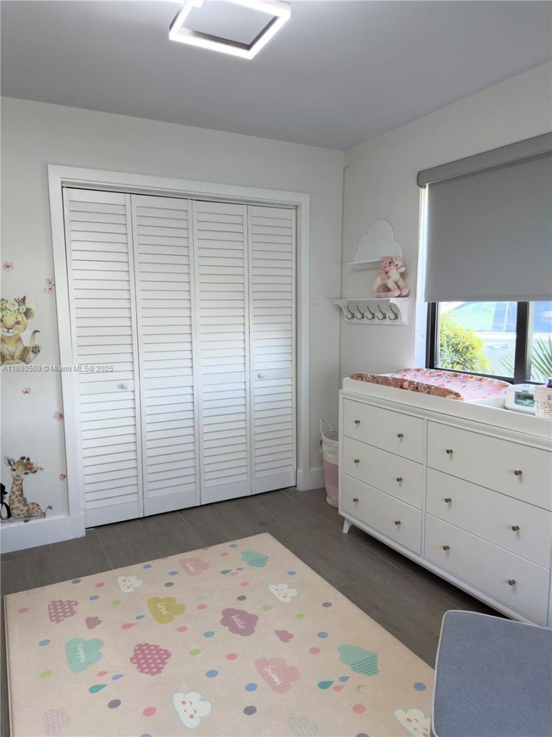 2350 NE 194th St, Miami, FL 33180 Photo