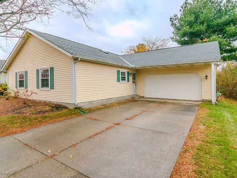 321 Parkway Boulevard, Madison, OH 44057 Photo 3