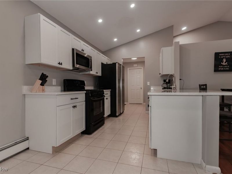 321 Parkway Boulevard, Madison, OH 44057 Photo 6