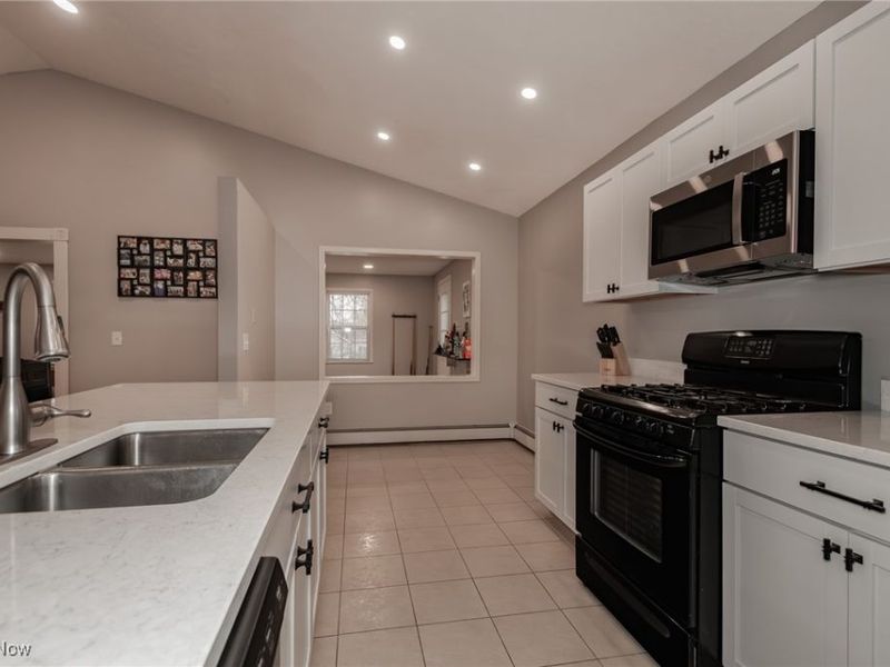 321 Parkway Boulevard, Madison, OH 44057 Photo 7