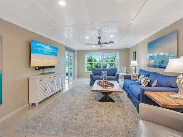 4200 Belair LN, Unit 105, NAPLES, FL 34103