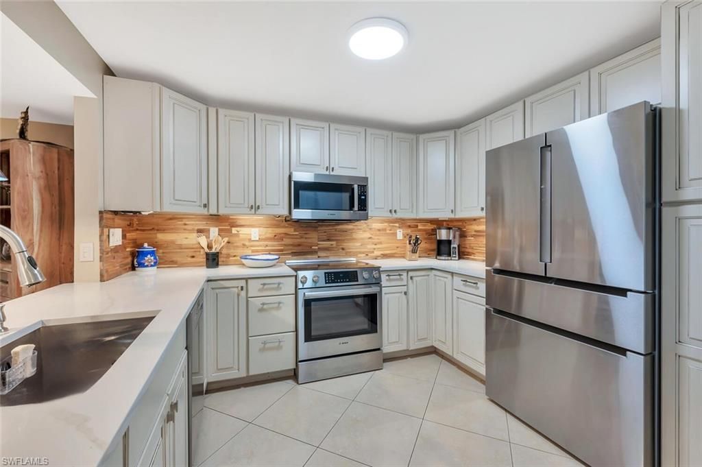 4200 Belair Ln, Unit 105, Naples, FL 34103 Photo