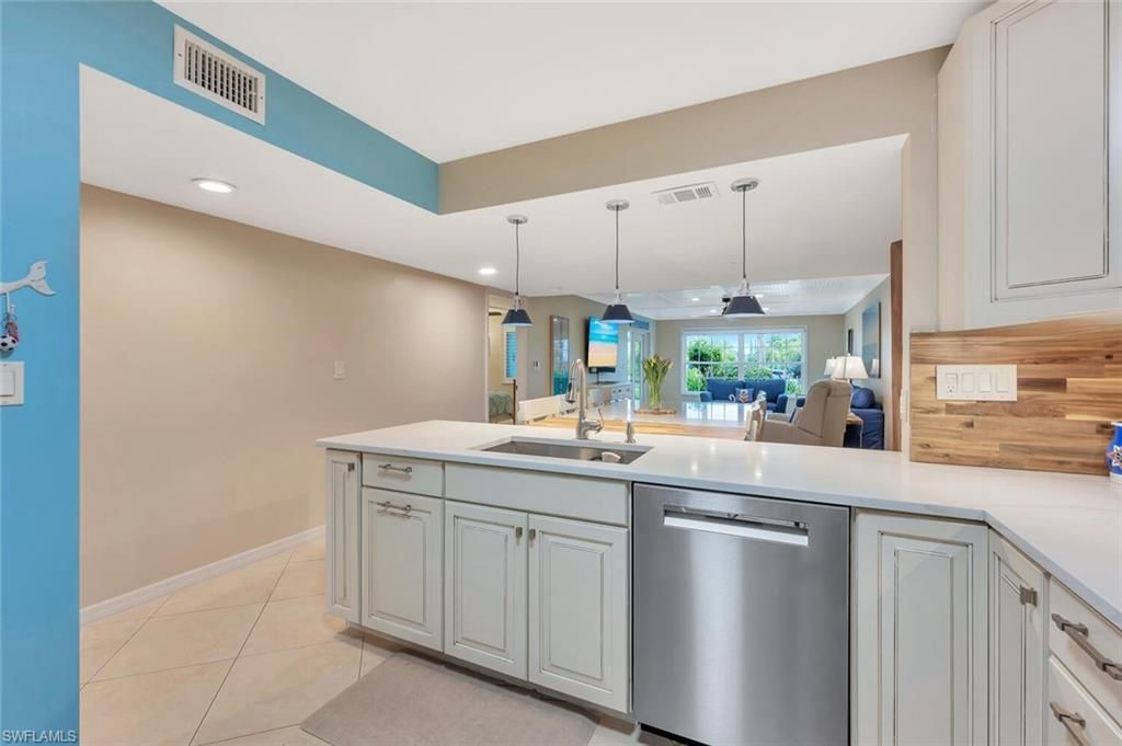 4200 Belair Ln, Unit 105, Naples, FL 34103 Photo