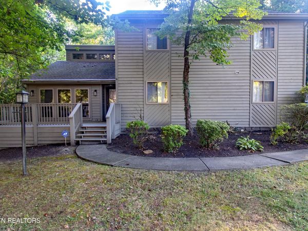 520 Hickory Woods Rd, Knoxville, TN 37934