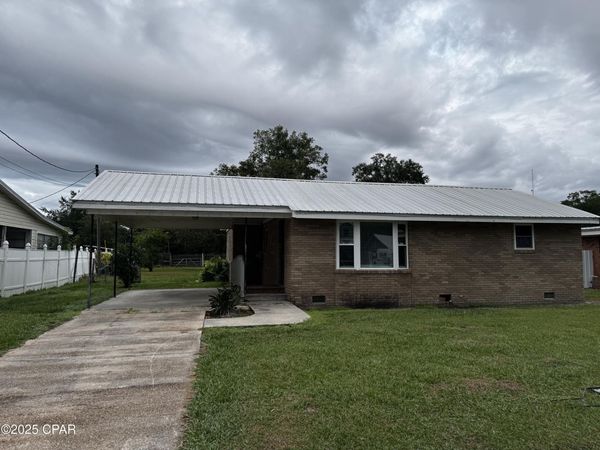 546 S 2nd Street, Wewahitchka, FL 32465